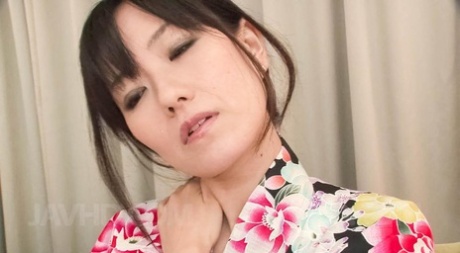 Manami Komukai model pornographic pics