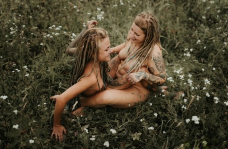 lesbians with big boobs kissing in shower beautiful nude gallery