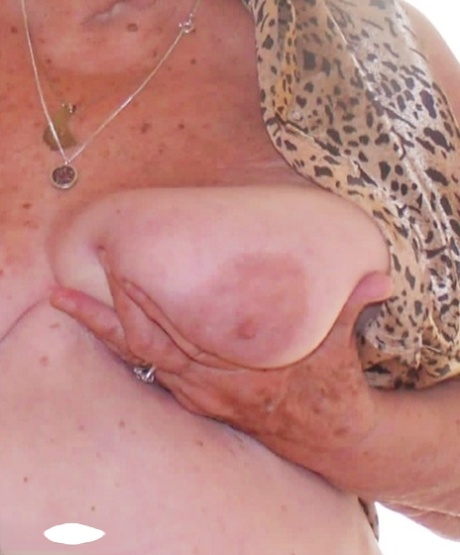 ugly black grandma saggy big boobs huge areola art xxx img