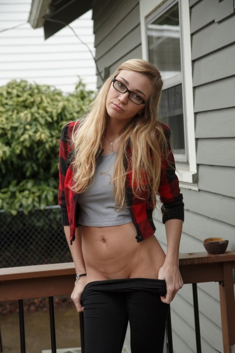 Kendra Sunderland sex model photos