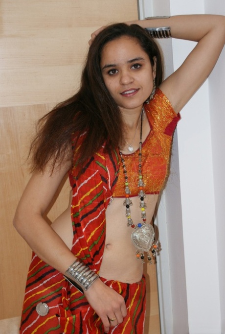 Jasmine Mathur sexy actress picture