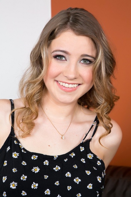 Kinsley Eden actress photo